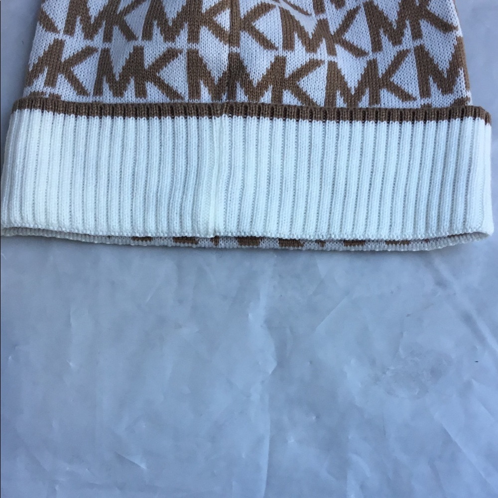 Authentic Michael Kors hat - Picture 4 of 8